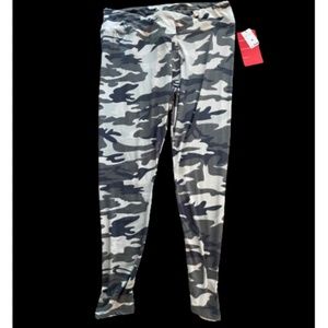 NWT hot kiss camouflage leggings xl